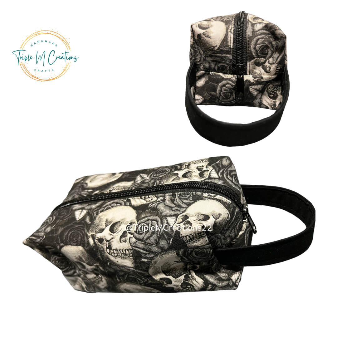 Makeup Bag (Black Skulls)